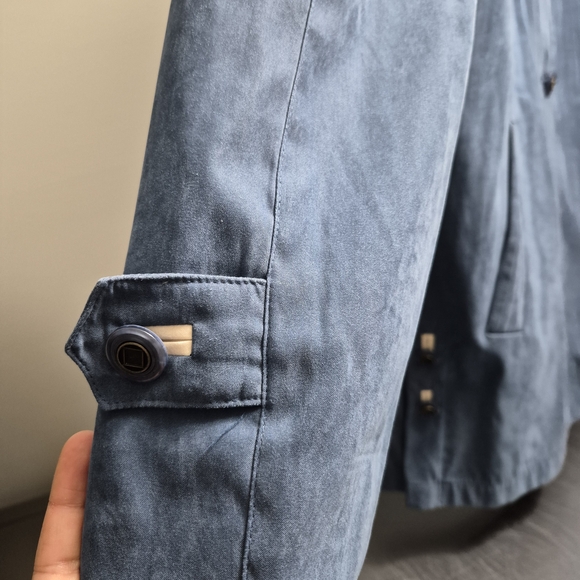 Elegant Blue Coat for Women - Picture 2 of 9